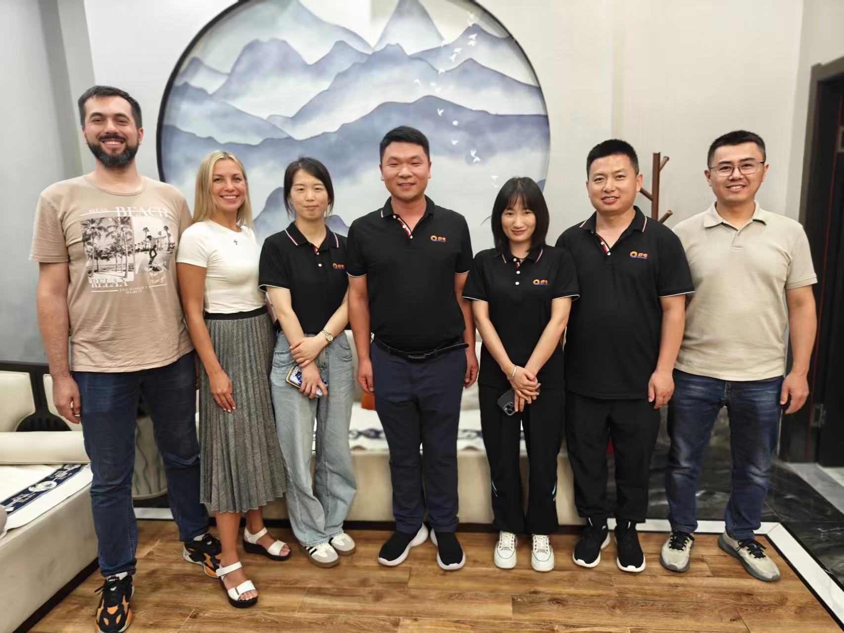 国际探访受热赞：中国智造实力获广泛认可